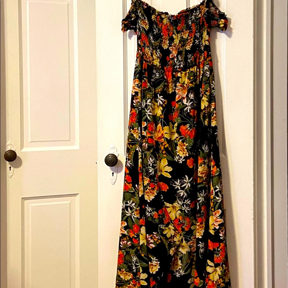 Black, Floral Beautiful Maternity Dress. Only used once for pictures.